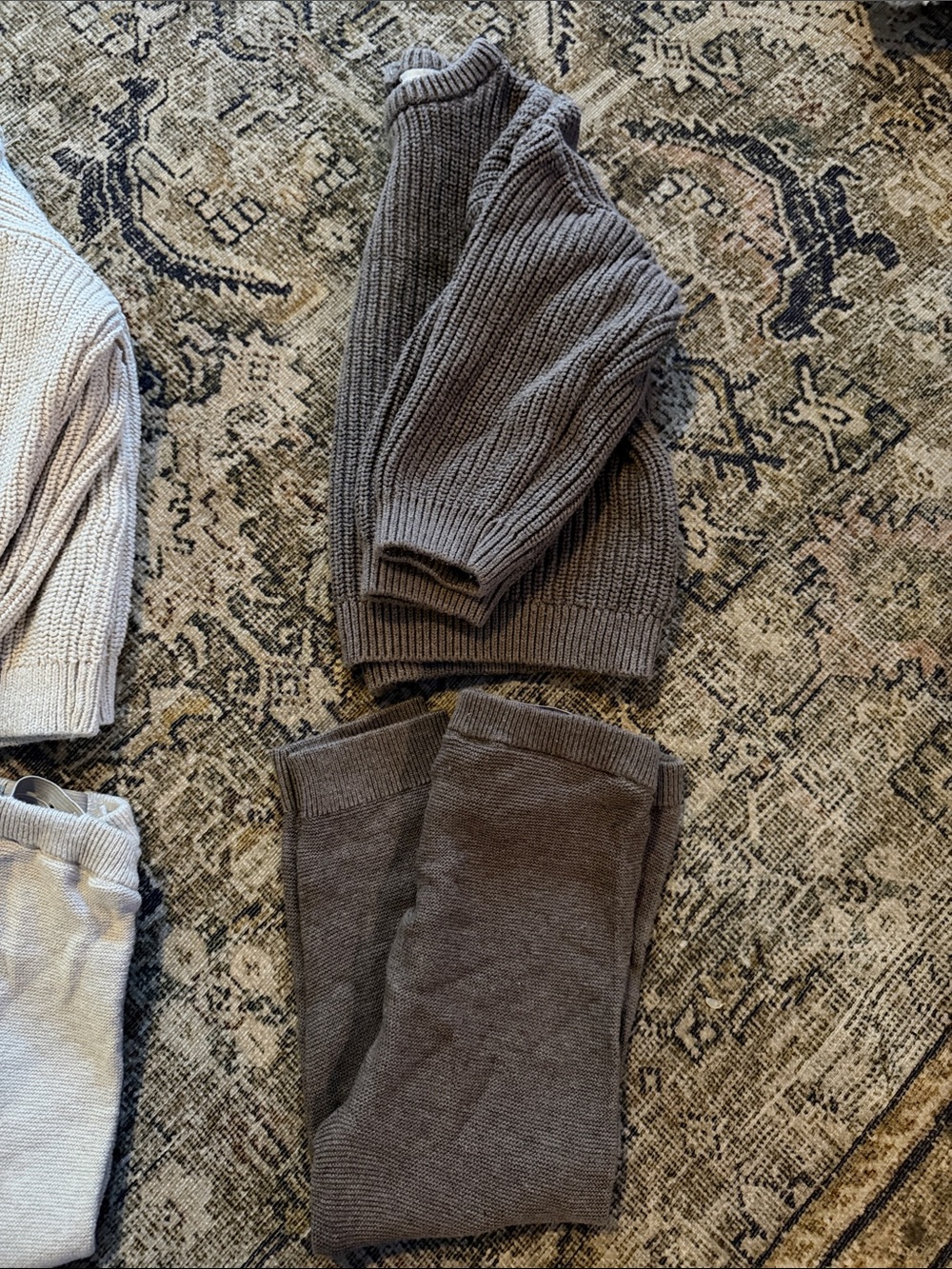 Sweater sets - Picture 4 of 4